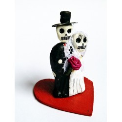 Mexican married couple - Newlyweds clay figurine - Casa Frida