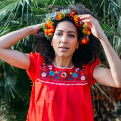 Blusa mexicana rojo - Túnica bordada con flores - Casa Frida